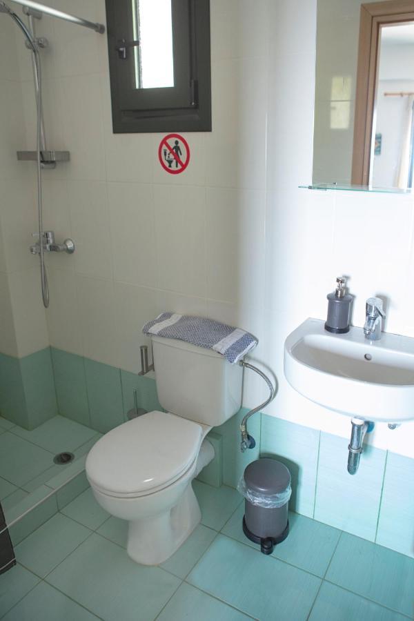 Eri Rooms To Let Raches  Exterior photo