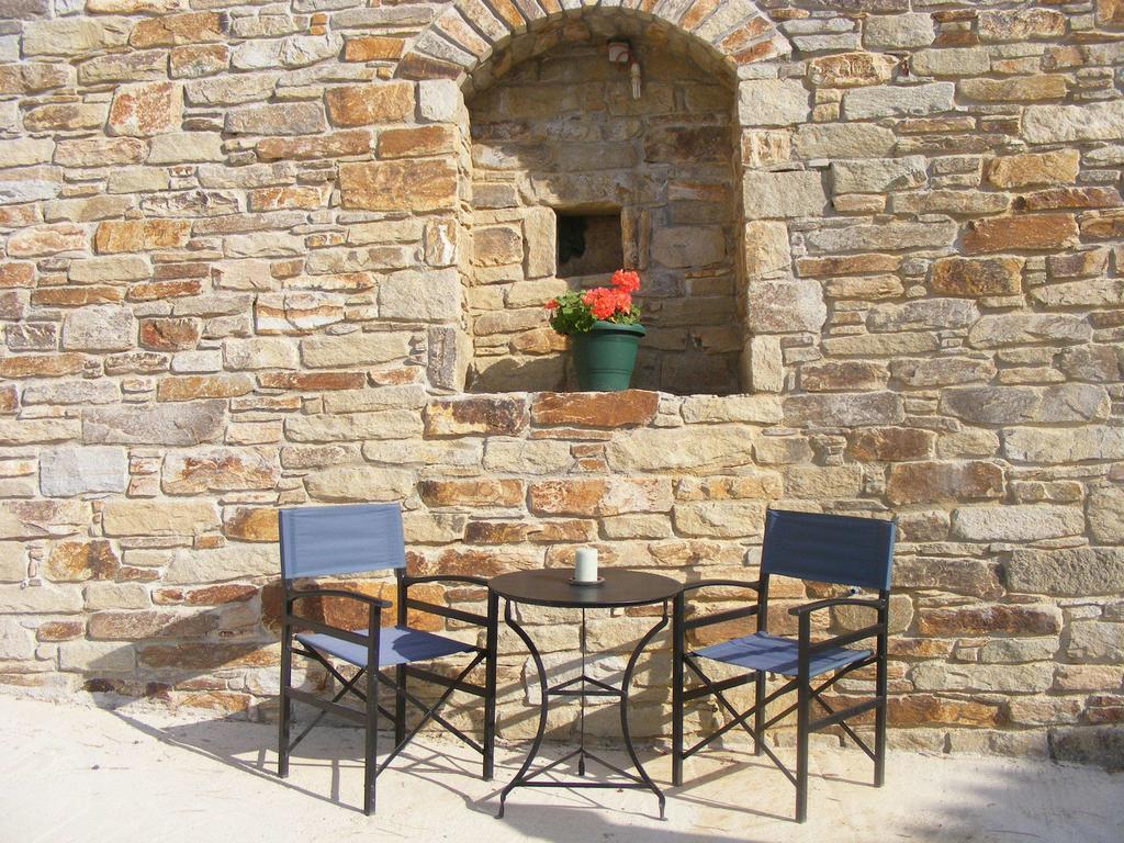 Eri Rooms To Let Raches  Exterior photo